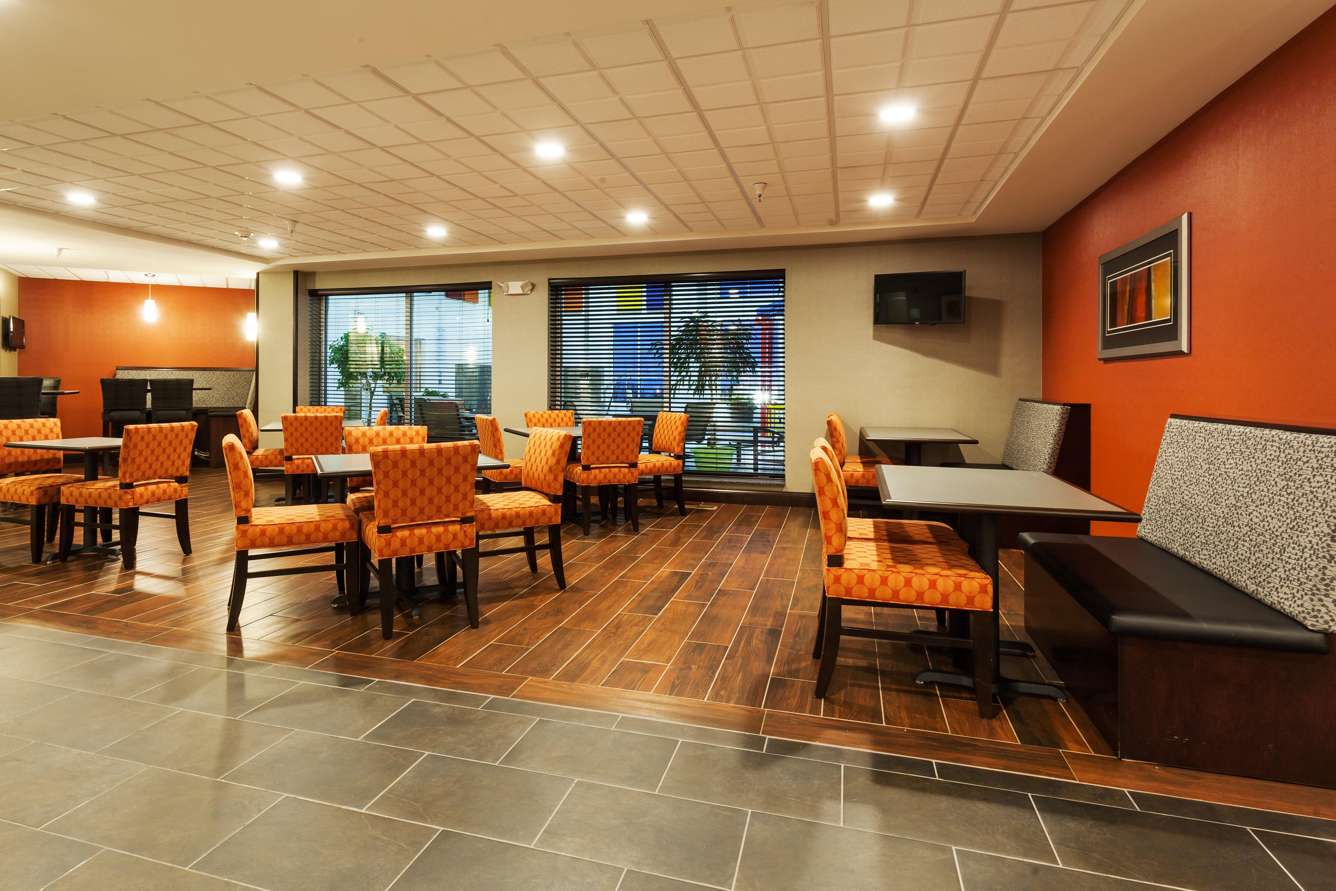 Holiday Inn Express & Suites Rapid City By Ihg Esterno foto