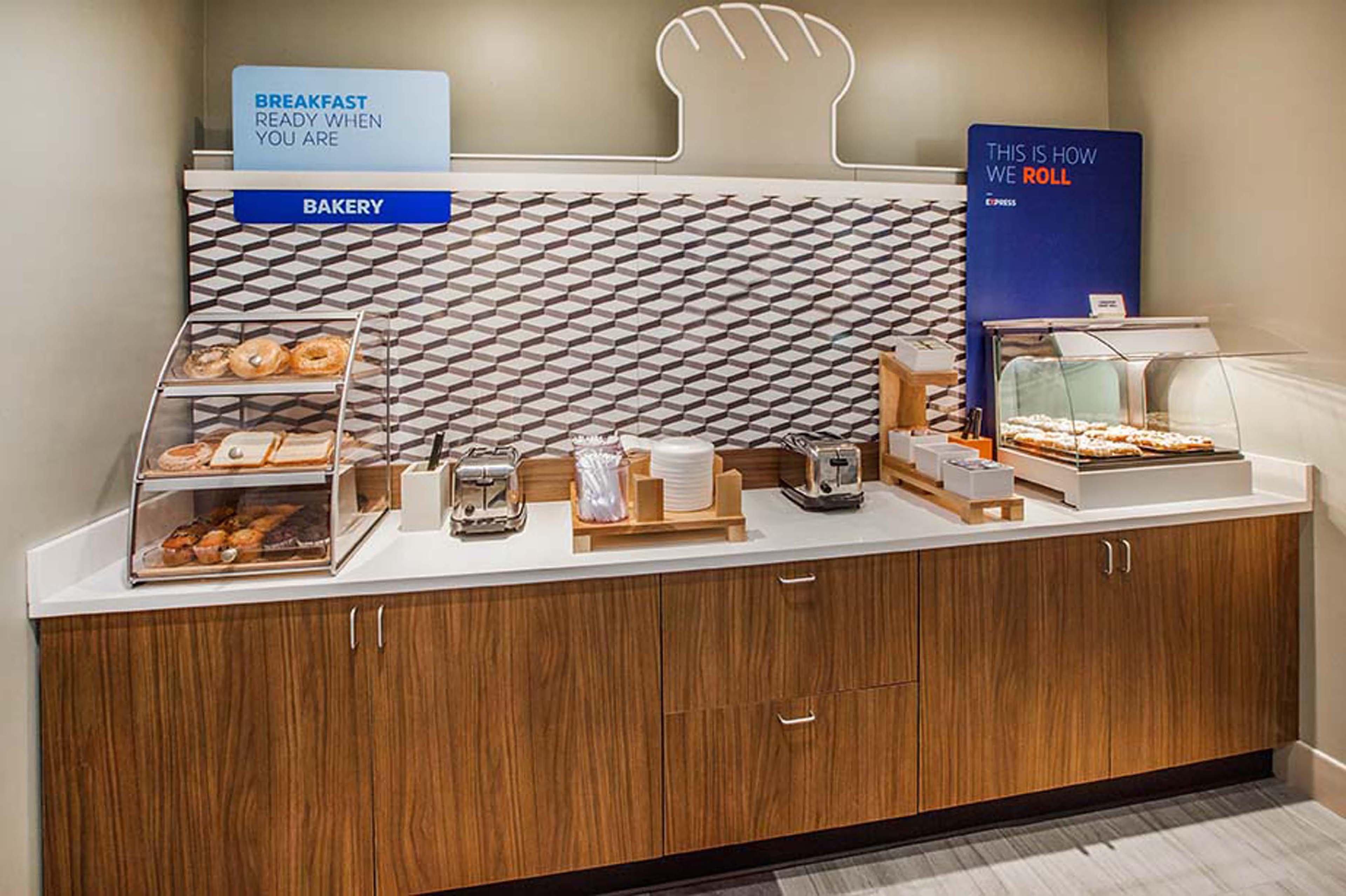 Holiday Inn Express & Suites Rapid City By Ihg Esterno foto
