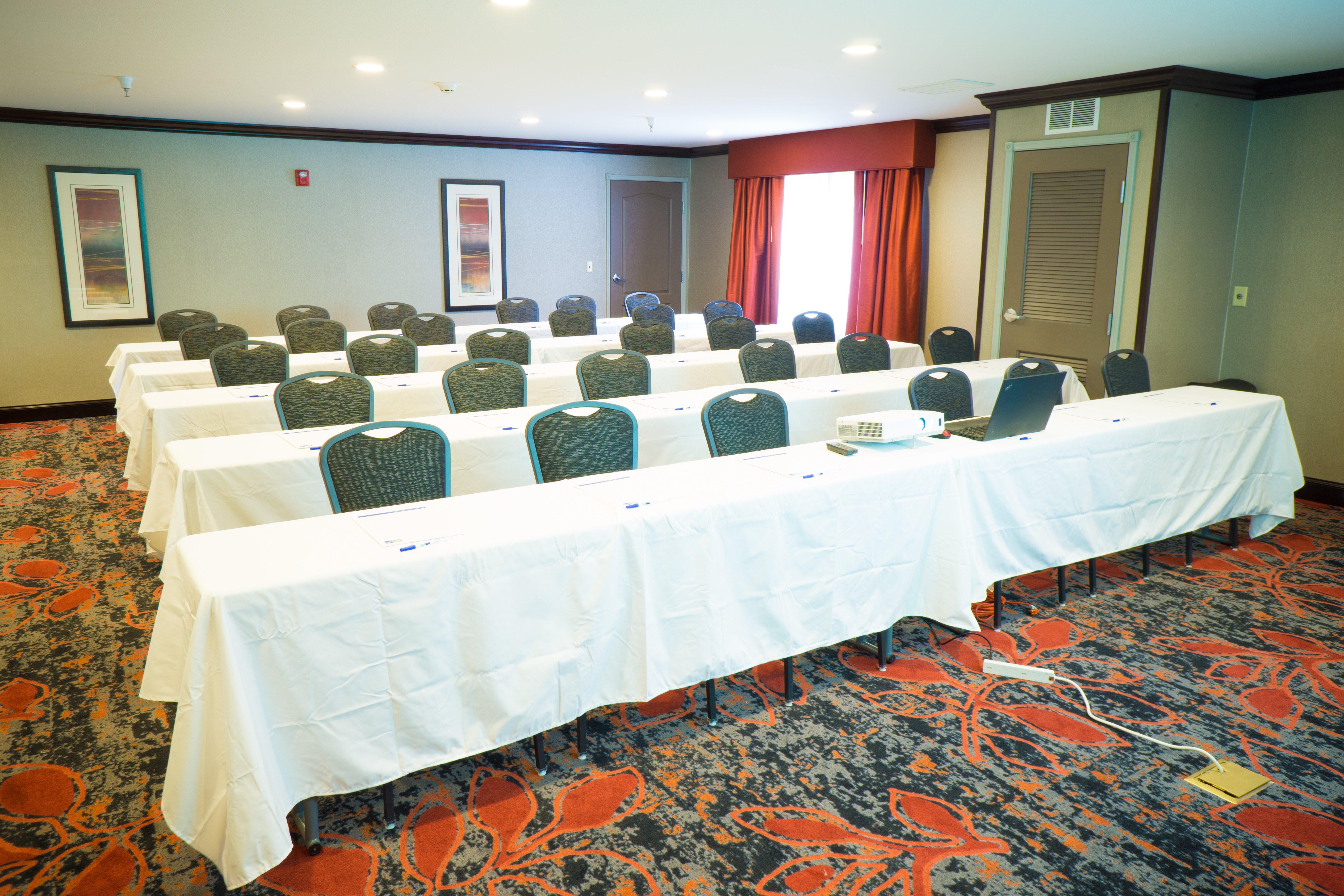 Holiday Inn Express & Suites Rapid City By Ihg Esterno foto
